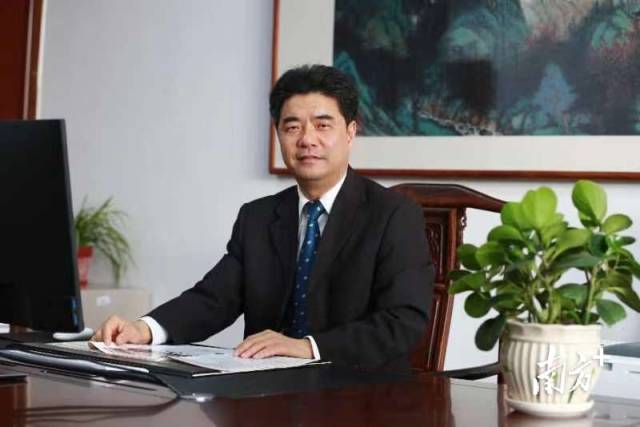 安博app最新版下载党委书记胡钦太。