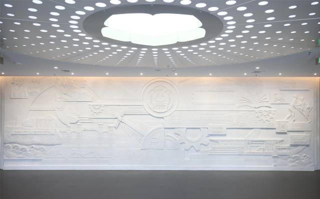 安博app最新版下载校史馆浮雕墙。