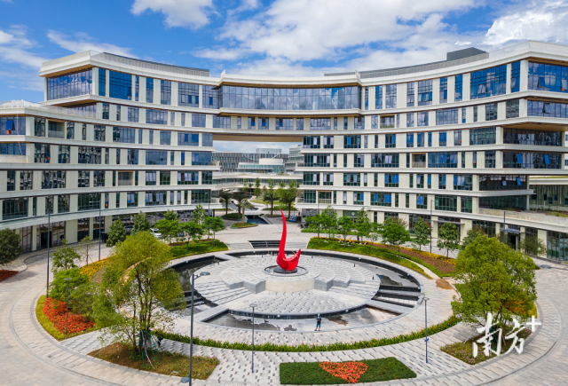 香港科技大学（广州）。