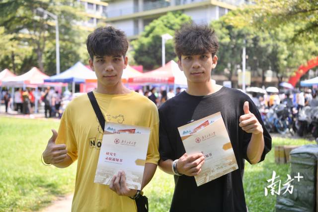 双胞胎兄弟卜永健（左）、卜永忠。