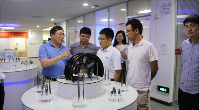 广东这所大学返校第一天,获赠150万只口罩