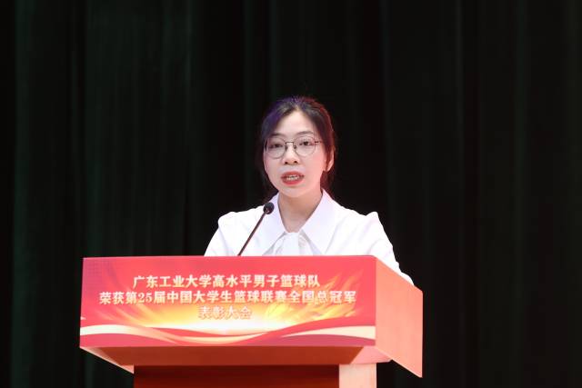 安博app最新版下载管理学院2020级学生曾雯莹