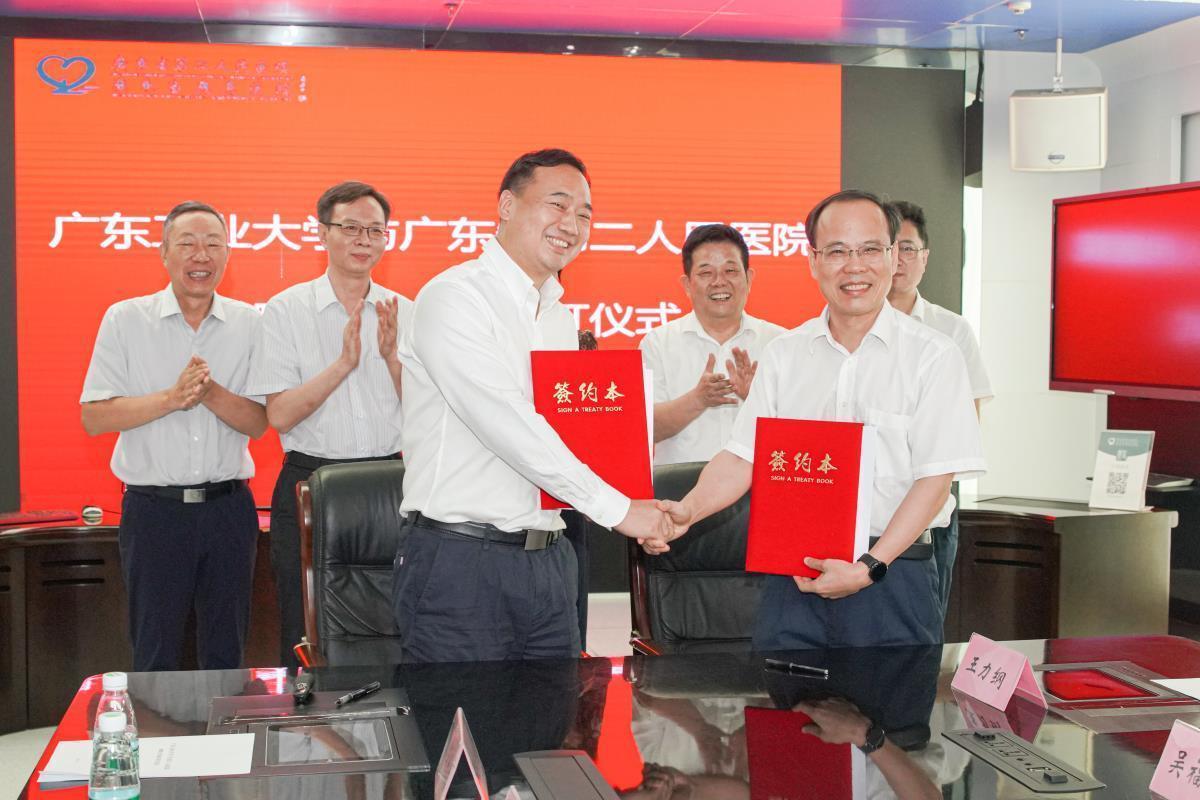 1595727365881328.jpg?x-oss-process=style/w10 签署协议.jpg?x-oss-process=style/w10