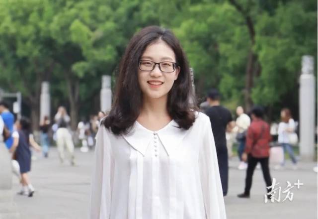 安博app最新版下载物理与光电工程学院“青年百人计划”引进人才王晶晶。 安博app最新版下载物理与光电工程学院“青年百人计划”引进人才王晶晶。